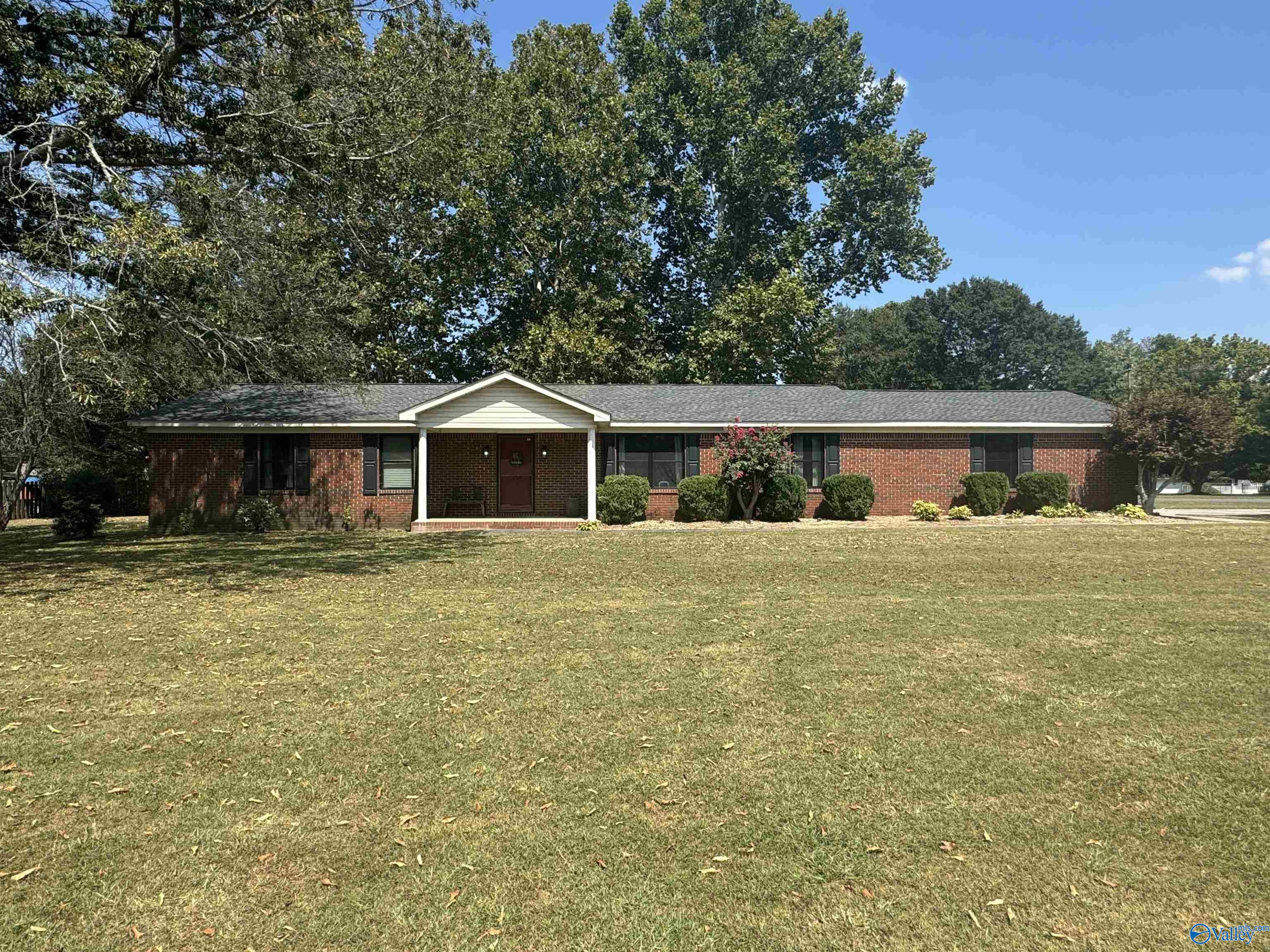 Stardust Dr, Boaz, AL 35956