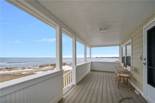 28 Glenwood Ave, Narragansett, RI, 02882-5818 | Card Image