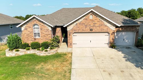 1103 Aaron Ave, Monett, MO, 65708-8419 | Card Image