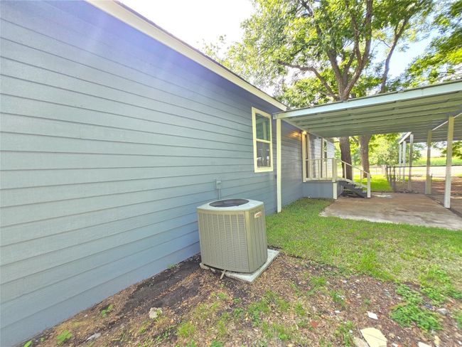 802 Front St, House other with 3 bedrooms, 2 bathrooms and 2 parking in Columbus TX | Image 4