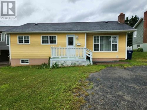 105 Brookfield Ave, Corner Brook, NL, A2H2R5 | Card Image