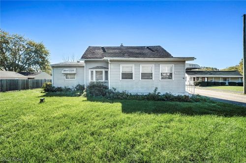 1980 Wadsworth Rd, Norton, OH, 44203-5304 | Card Image