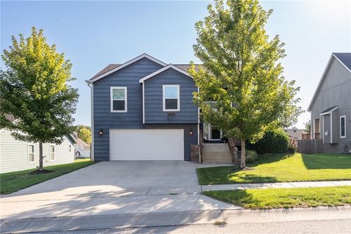 1610 Acorn Ln, Eudora, KS, 66025-9212 | Card Image