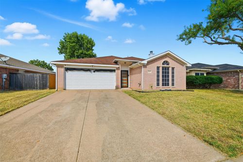 5623 Northstar Ln, Arlington, TX, 76017-1988 | Card Image