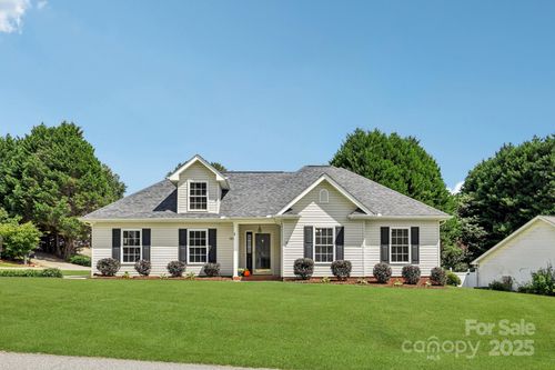 1827 Pipers Ridge Cir Nw, Conover, NC, 28613-8097 | Card Image