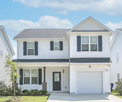 320 Sturgeon St, Smithfield, NC, 27577-5638 | Card Image