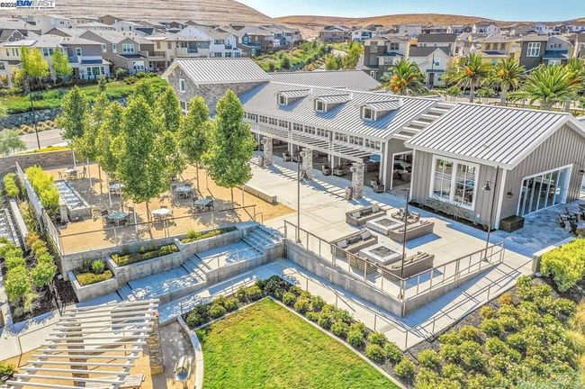 7018 Stags Leap Ln, Condo with 2 bedrooms, 3 bathrooms and 2 parking in Dublin CA | Image 39