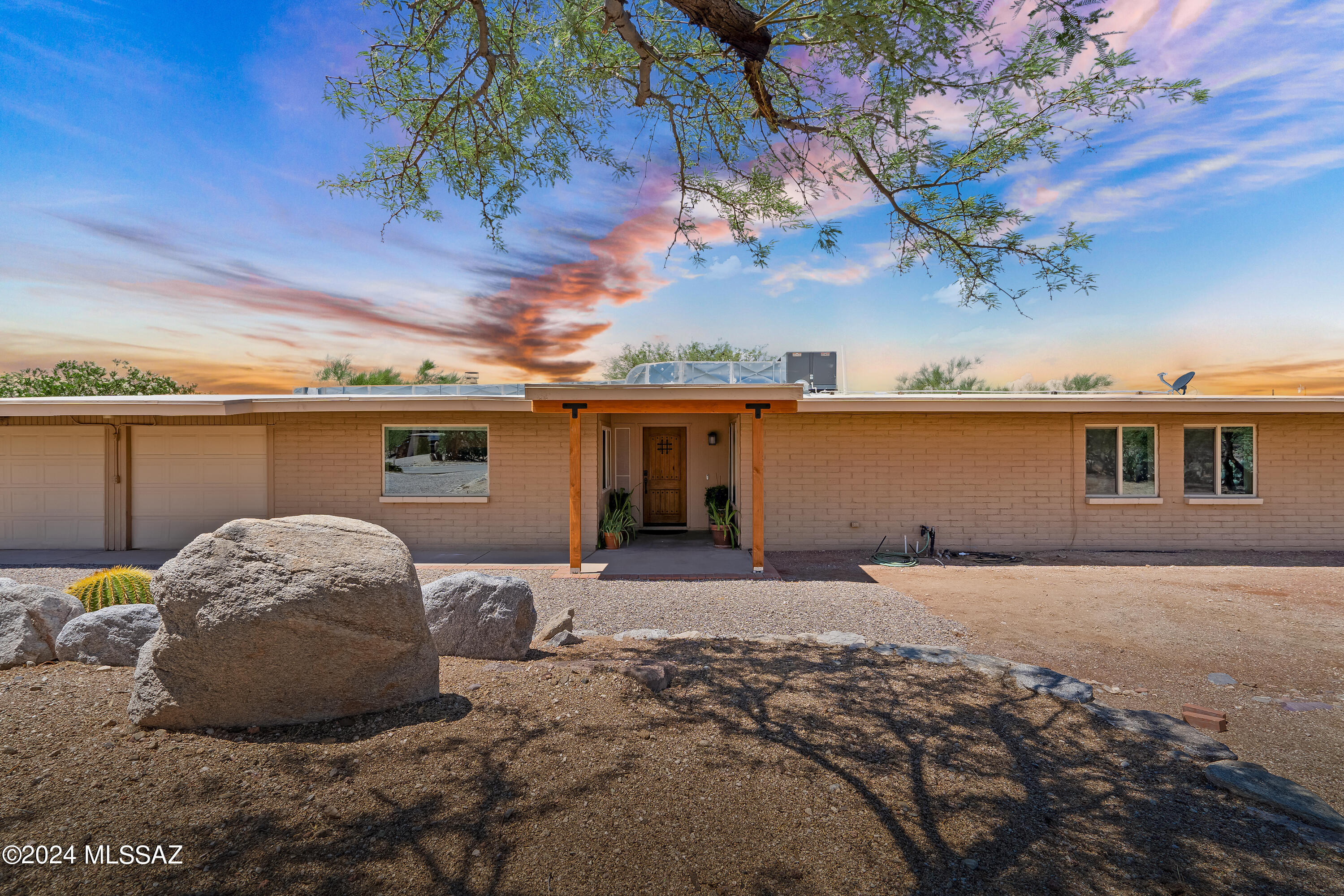 Paseo DE Gabriel , Tucson, AZ 85741