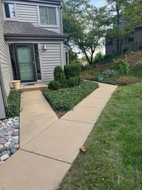 b-827 Shoreline Road Nw 827 Shoreline Road, Lake Barrington, IL, 60010 | Card Image