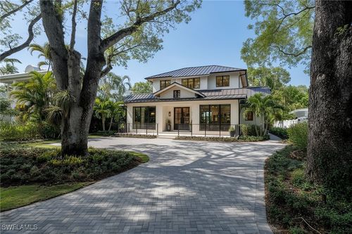 349 2nd Ave N, NAPLES, FL, 34102-8466 | Card Image