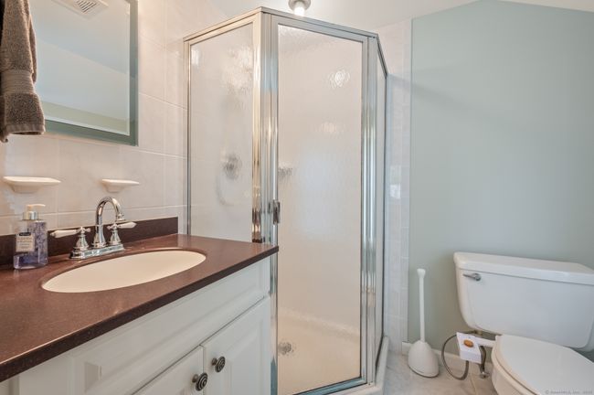 181 Farms Village Rd, House other with 4 bedrooms, 4 bathrooms and null parking in Simsbury CT | Image 16