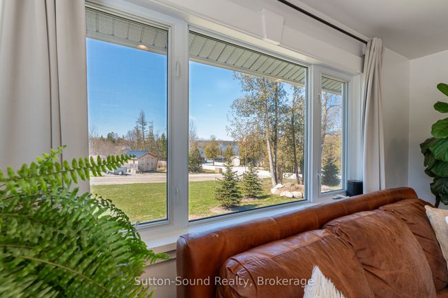 146 Sunset Blvd, House other with 3 bedrooms, 2 bathrooms and 8 parking in Georgian Bluffs ON | Image 5