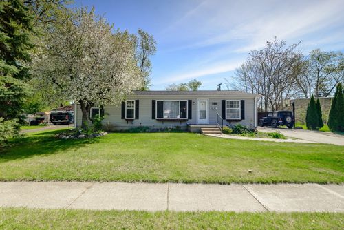 42 N Biggs St, Belleville, MI, 48111-3648 | Card Image