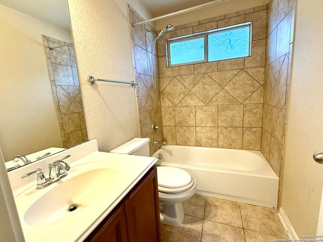 213 Ranch House Rd, House other with 5 bedrooms, 4 bathrooms and null parking in Cibolo TX | Image 12