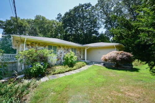 123 El Toro Dr, Bristol, CT, 06010-8925 | Card Image