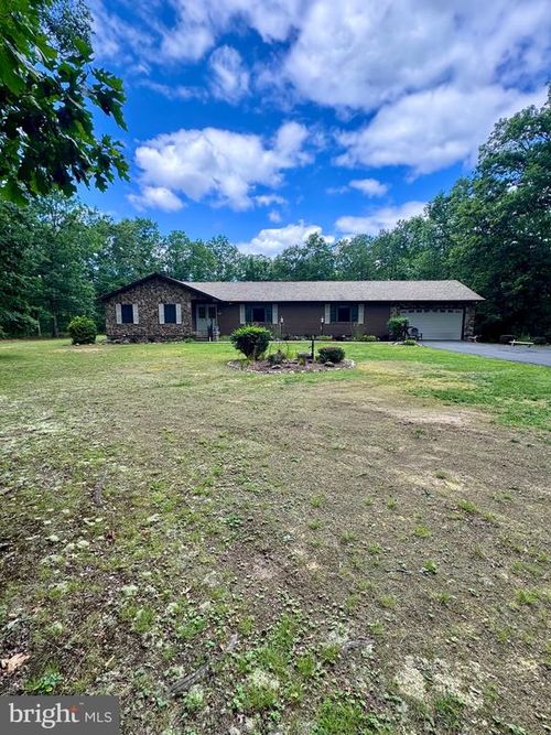 544 Summit Dr, Moorefield, WV, 26836-8083 | Card Image