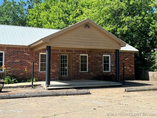 805 Harrison St, Pawnee, OK, 74058-2524 | Card Image