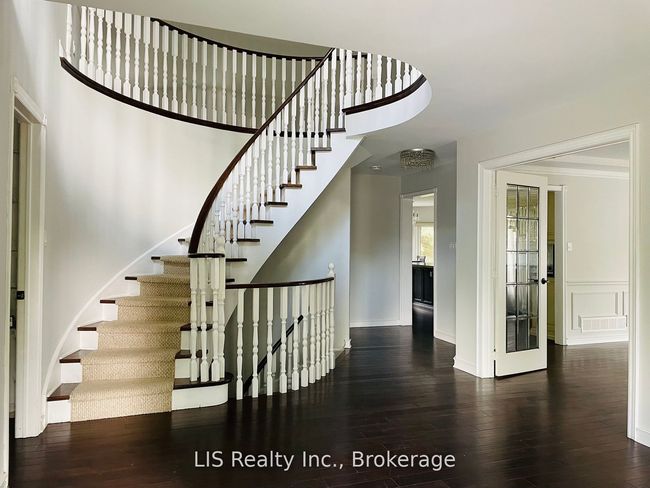 109 Treegrove Cir, House other with 5 bedrooms, 6 bathrooms and 5 parking in Aurora ON | Image 8