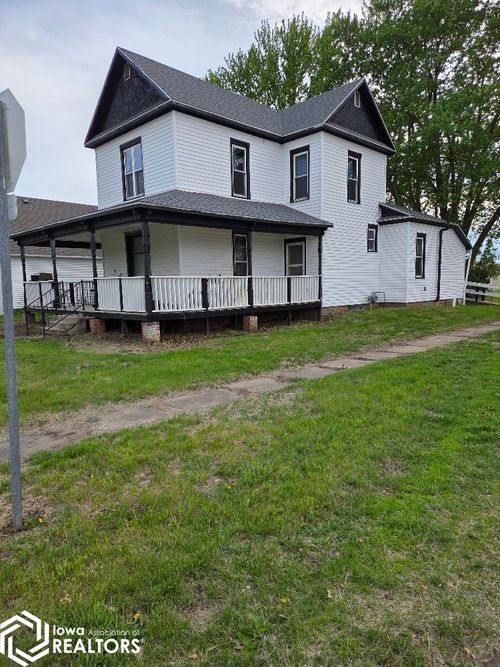 118 N East St, Orient, IA, 50858-8302 | Card Image