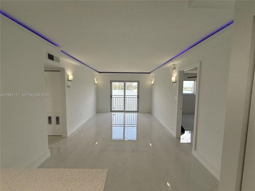 apt-201-9915 W Okeechobee Rd, Hialeah Gardens, FL, 33016-2174 | Card Image