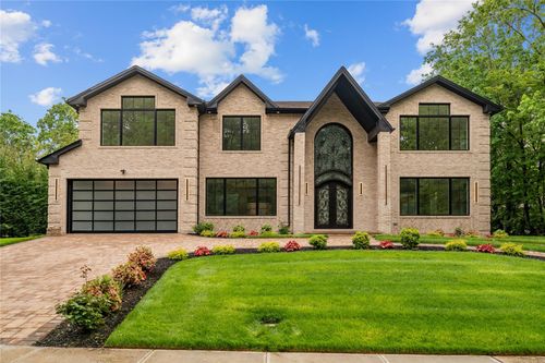 46 Snapdragon Ln, Roslyn Heights, NY, 11577-2527 | Card Image