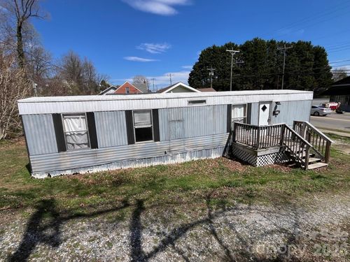 475 E Court St, Marion, NC, 28752-4048 | Card Image