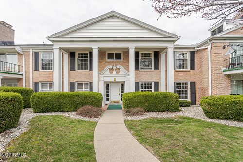 apt-205w-4243 W Bancroft Street, Ottawa Hills, OH, 43615 | Card Image