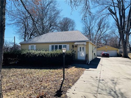 108 E Lois Street, Lansing, KS, 66043 | Card Image