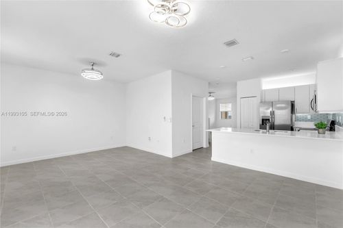 2425-2425 Se 28th Dr, Homestead, FL, 33035-2652 | Card Image