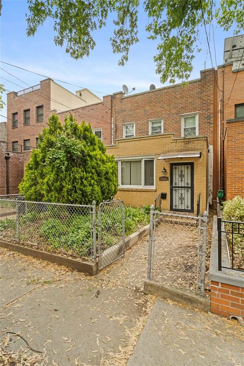 2325 24th St, Astoria, NY, 11105-3414 | Card Image