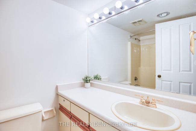 603 - 8 Christopher Crt, Condo with 2 bedrooms, 2 bathrooms and 1 parking in Guelph ON | Image 15