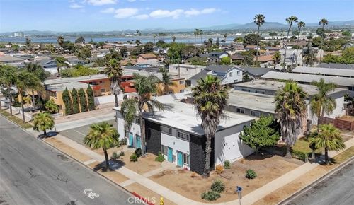 595 7th St, Imperial Beach, CA, 91932-1450 | Card Image