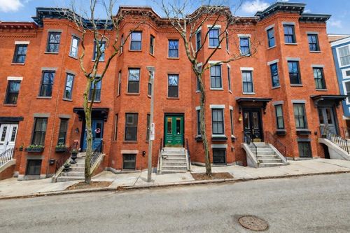 12 Auburn St, Boston, MA, 02129-1707 | Card Image