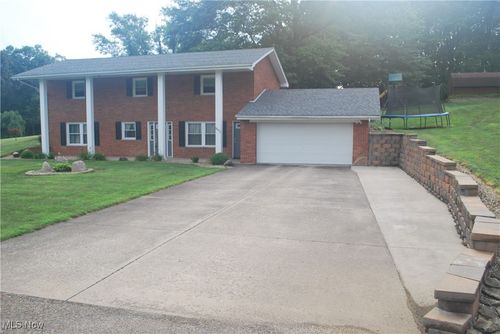 1665 Chaun Ave Se, Minerva, OH, 44657-9105 | Card Image