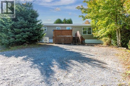 18 Fifth St, Quispamsis, NB, E2G1W3 | Card Image