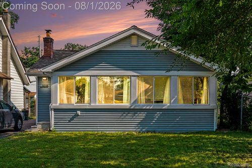 3018 Cass Lake Ave, Keego Harbor, MI, 48320-1201 | Card Image