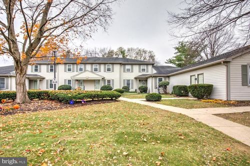 41 Ashlea Vlg, NEW HOLLAND, PA, 17557-1831 | Card Image