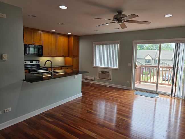APT-3A - 717 Strom Dr, Condo with 2 bedrooms, 1 bathrooms and 2 parking in West Dundee IL | Image 4