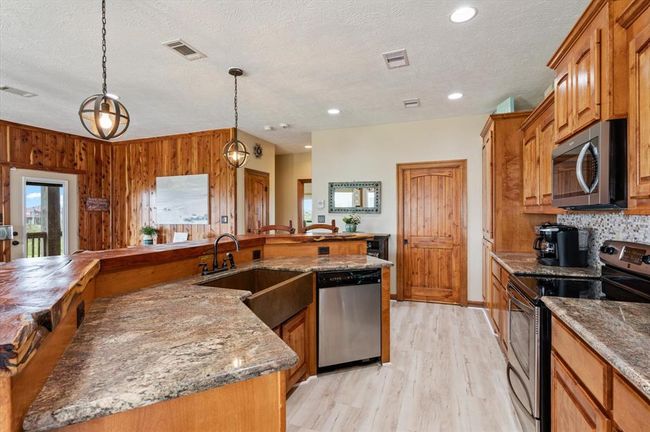 2757 Gulfview Ln, House other with 3 bedrooms, 3 bathrooms and 1 parking in Crystal Beach TX | Image 21