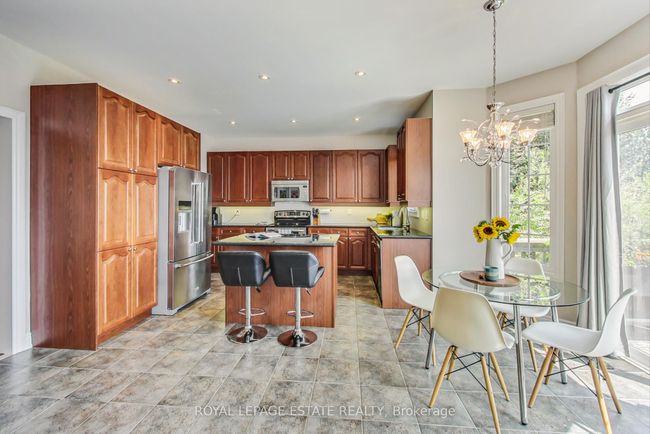955 Coyston Dr, House other with 5 bedrooms, 5 bathrooms and 4 parking in Oshawa ON | Image 9