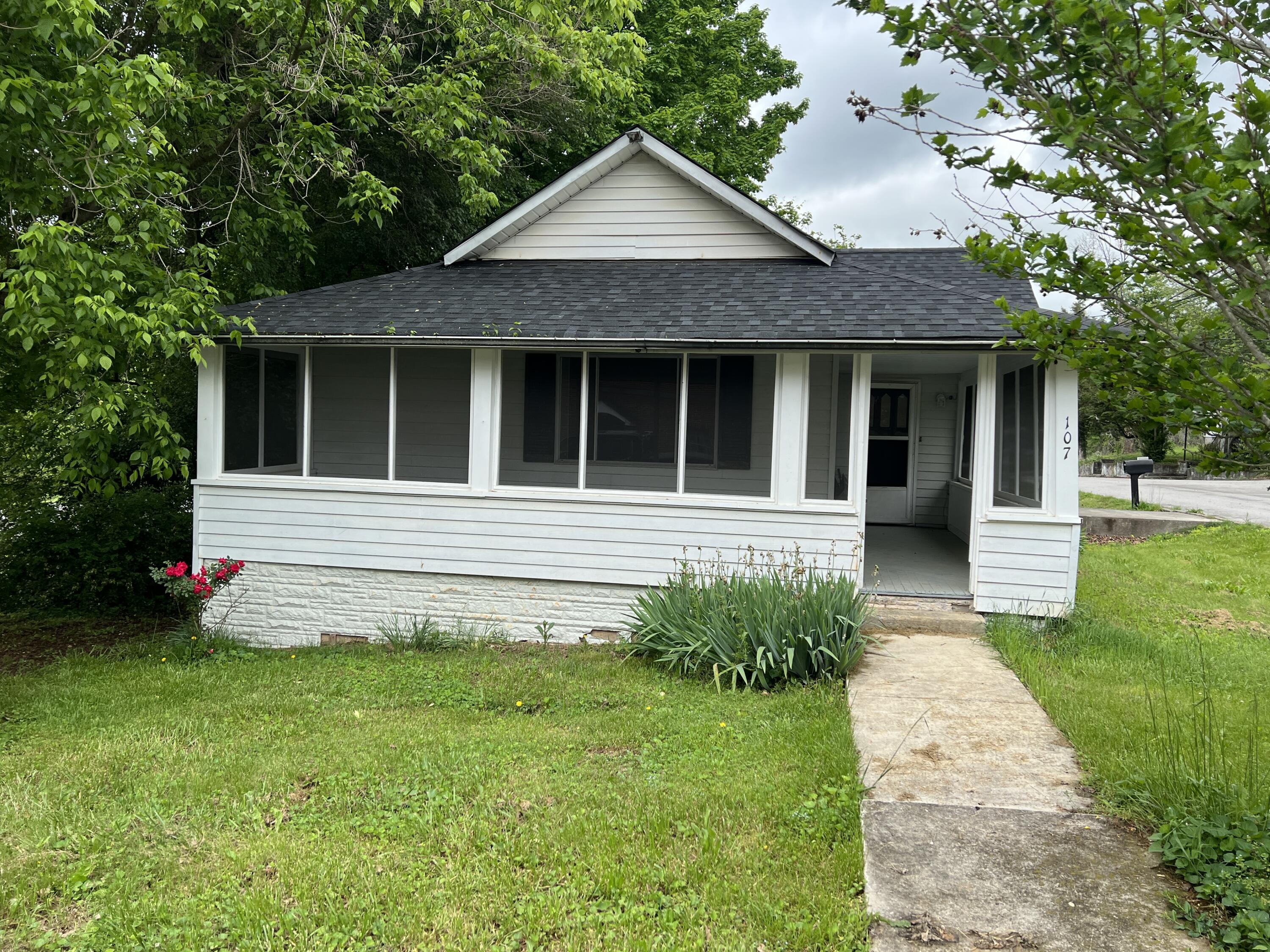 Birch St, Harriman, TN 37748