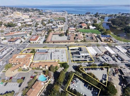 498 Fremont St, Monterey, CA, 93940-3215 | Card Image
