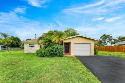 3150 Pinehurst Dr, Lake Worth, FL, 33467-1416 | Card Image