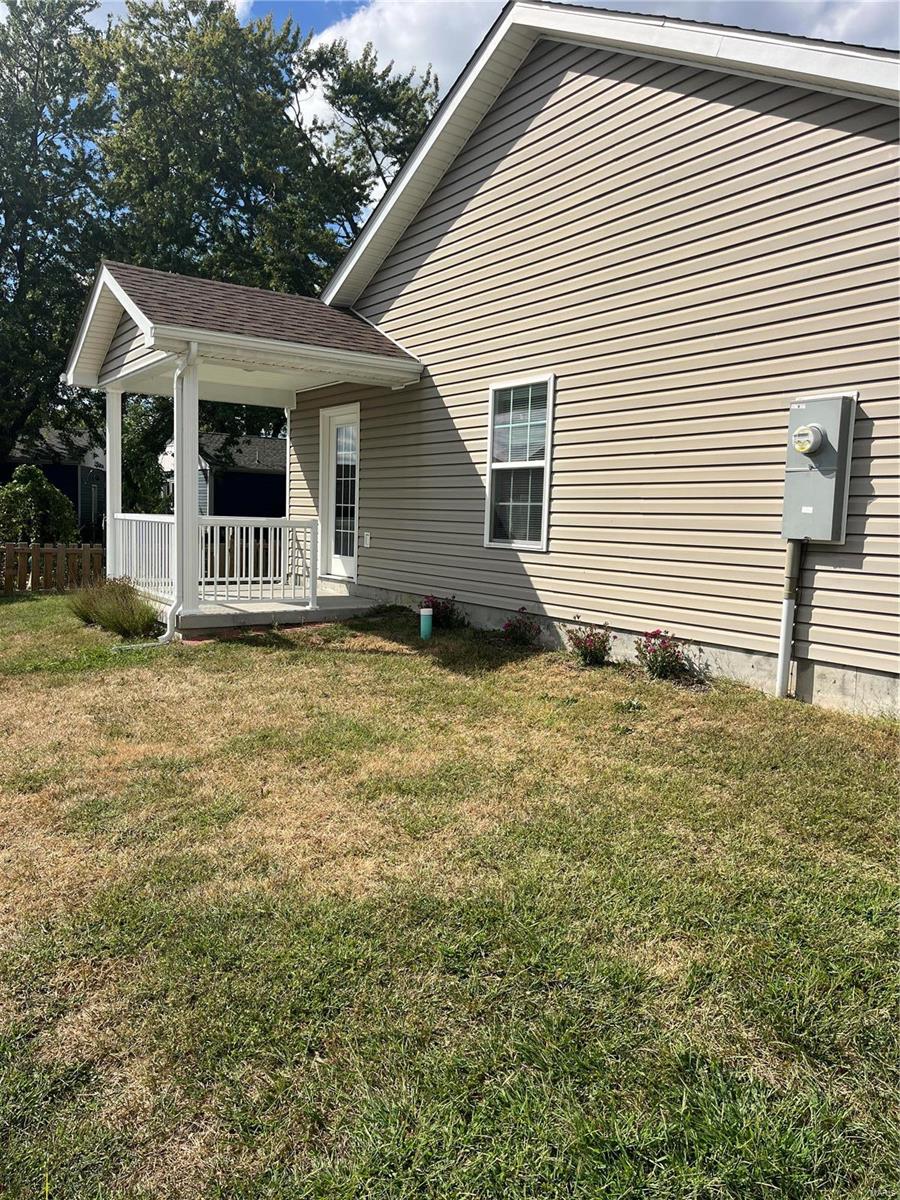Oak Ct, Bowling Green, MO 63334