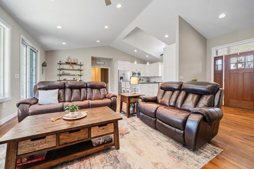 5201 Colonial Ct Ne, Alexandria, MN, 56308-5613 | Card Image