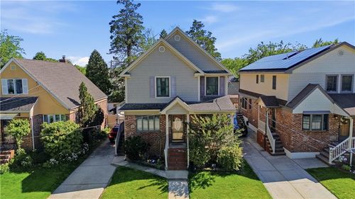64 Coventry Gdns, Lynbrook, NY, 11563-3131 | Card Image