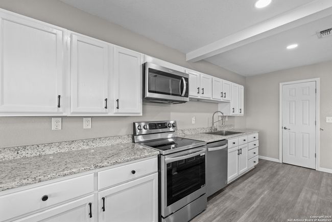 3041 Fm 3335, House other with 5 bedrooms, 3 bathrooms and null parking in Stockdale TX | Image 23