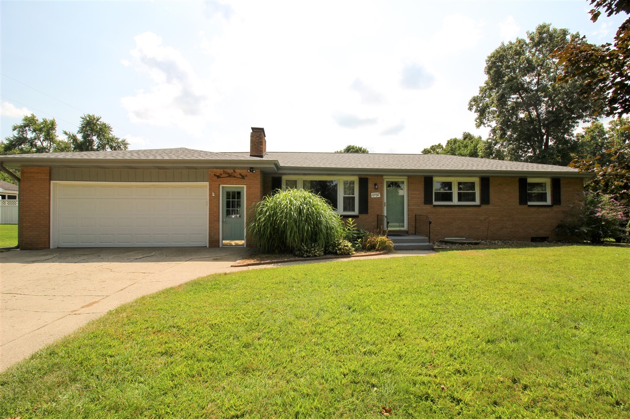 Moorepark Rd, Three Rivers, MI 49093
