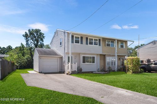 708 Cedar St, Lakehurst, NJ, 08733-2704 | Card Image