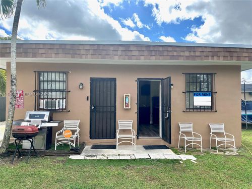 645 Nw 1st St, Florida City, FL, 33034-3242 | Card Image